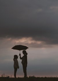 Mother Umbrella j-w-675134-unsplash